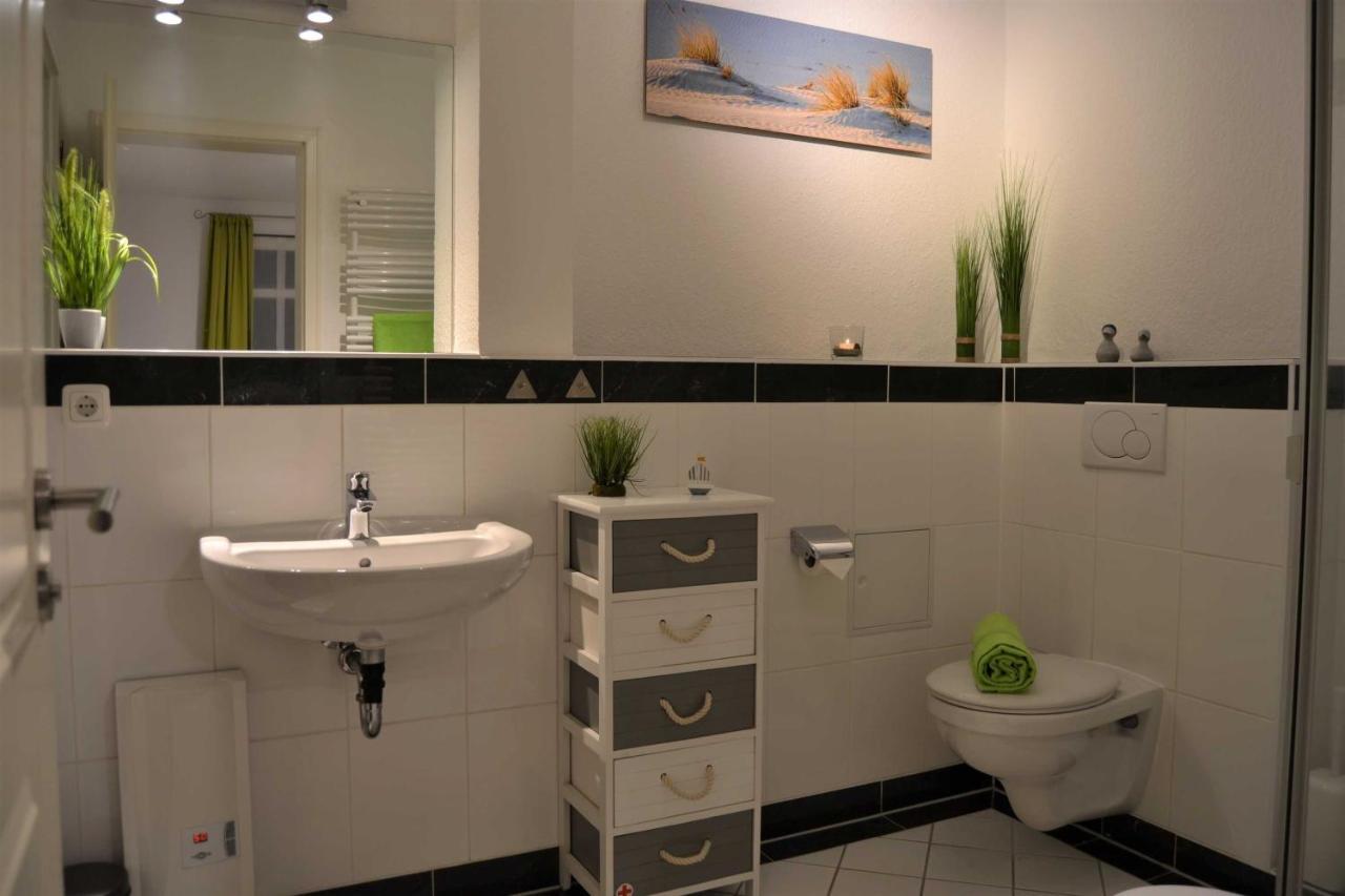 Residenz Prorer Wiek App 7 Strandnah, Mit Balkon By Unsere Urlaubszeit بينز الغرفة الصورة